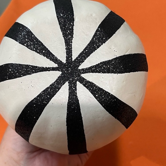 Halloween Skull and Pumpkin Decor set - Picture 11 of 16